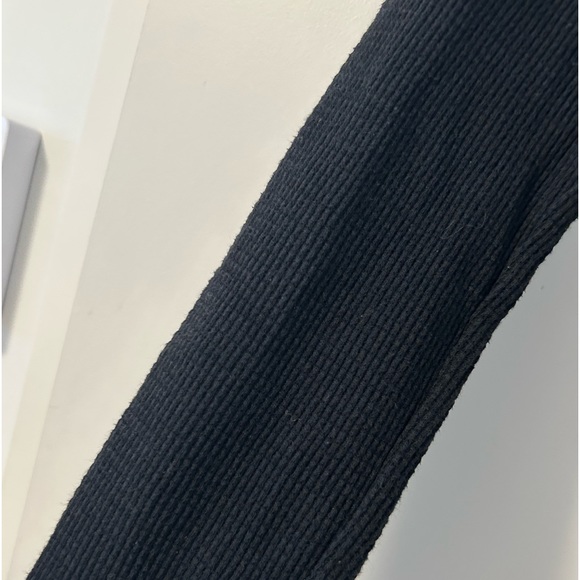 Aritzia/TNA- Wafflex Crew Longsleeve - Picture 2 of 3